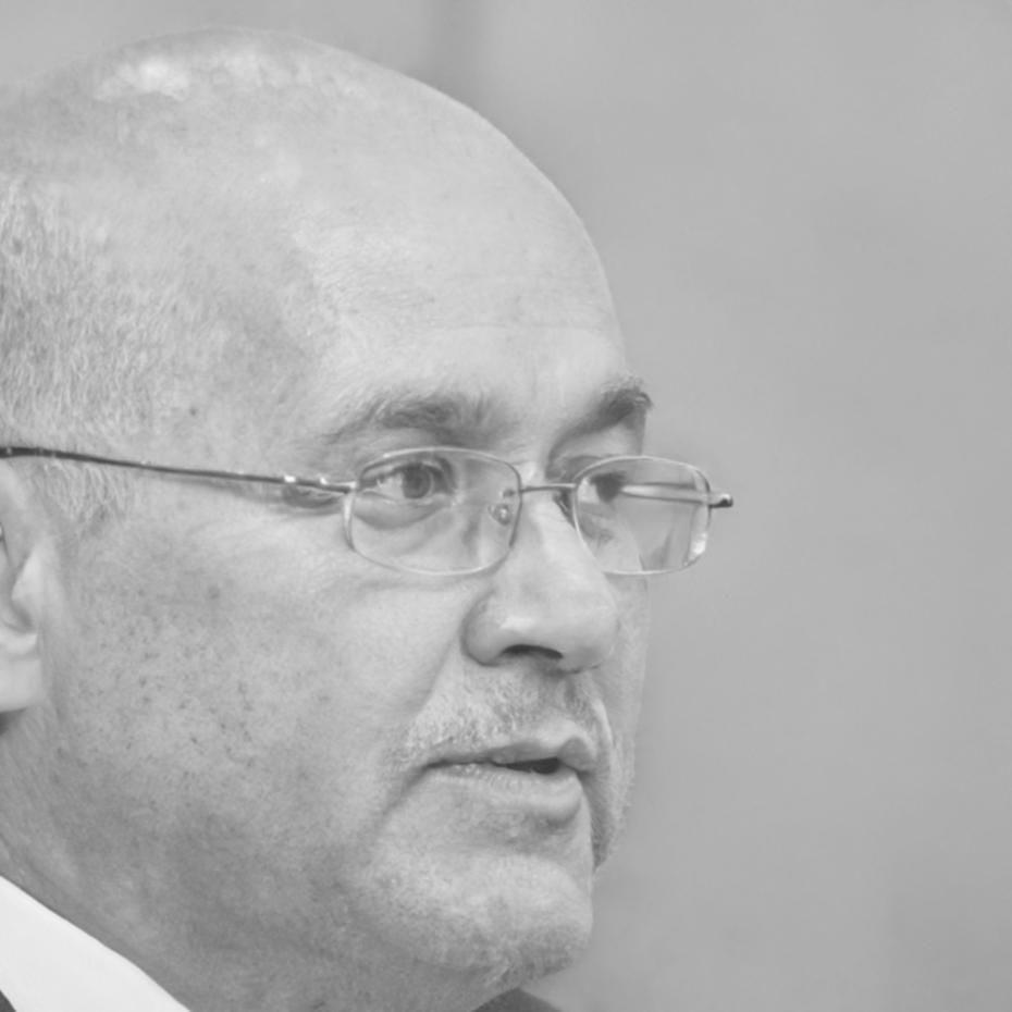 Dr. Miguel Hernández Ruiz, especialista en análisis financiero avanzado